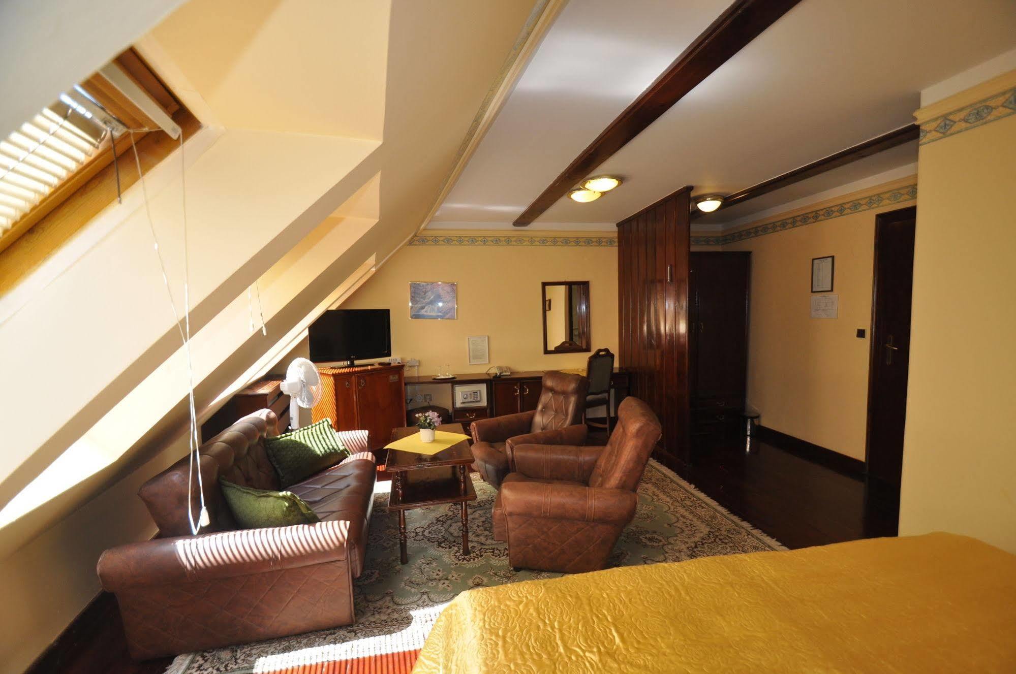 Garni -Hotel Barbakan Levoča Екстериор снимка